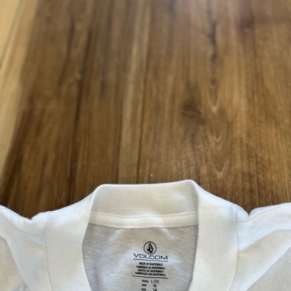 Volcom White Graphic T-Shirt Volcation Pocket Dial T Size Large NWT - Picture 4 of 4